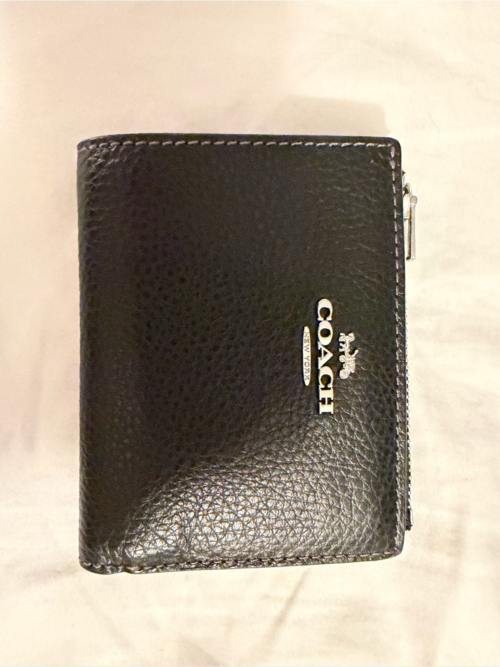 Coach Black Leather Compact Wallet Bifold Zip Coin Pocket Minimalist